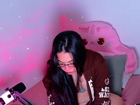 SofiKray online show from November 9, 2025, 1:42 am