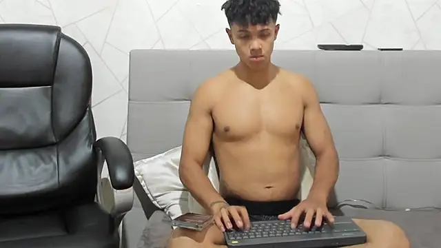 Alex Colton7 online show from November 23, 2025, 3:49 am