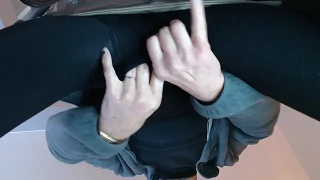 Snapshot of knodli chatting on January 8, 2026, 1:17 pm knodli online show from January 8, 2026, 1:17 pm