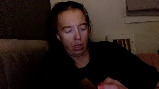 Snapshot of Bellababexox_ chatting on April 6, 2026, 4:41 am Bellababexox online show from April 6, 2026, 4:41 am