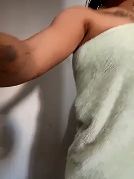 Liahdiaz  online show from November 12, 2025, 12:31 pm