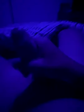 alex110429 online show from October 5, 2025, 10:33 pm