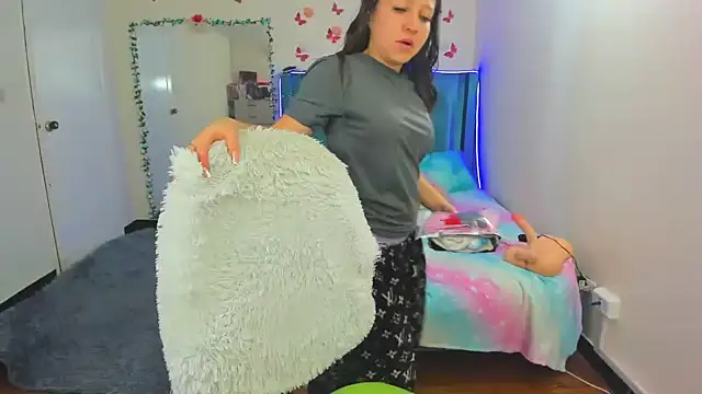 Snapshot of Luna_Analya chatting on September 15, 2025, 10:48 am Luna Analya online show from September 15, 2025, 10:48 am