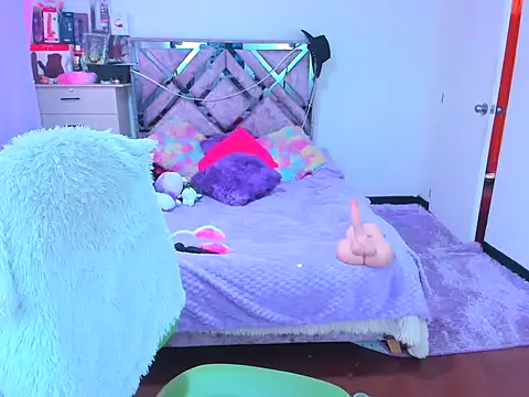 Snapshot of Luna_Analya chatting on October 22, 2025, 12:59 pm Luna Analya online show from October 22, 2025, 12:59 pm