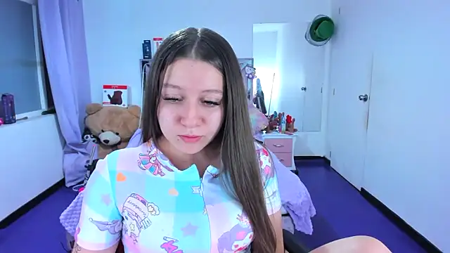 Luna Analya online show from April 8, 2026, 2:02 am