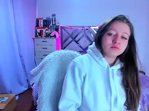 Snapshot of Luna_Analya chatting on October 17, 2025, 1:13 pm Luna Analya online show from October 17, 2025, 1:13 pm