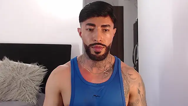andrea de lucaa online show from June 4, 2026, 3:22 am