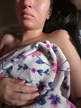 RAKEL37 online show from April 18, 2026, 1:46 pm