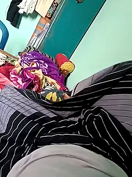 maddy3108 online show from September 15, 2025, 5:52 am