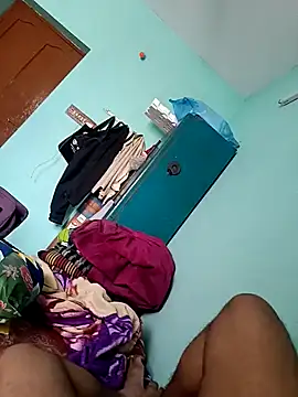 maddy3108 online show from September 29, 2025, 4:52 am