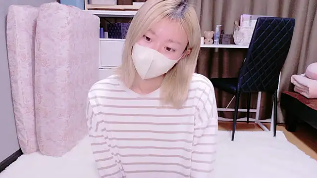 Nana  ch online show from December 2, 2025, 7:21 am