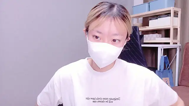 Nana  ch online show from October 27, 2025, 5:08 am