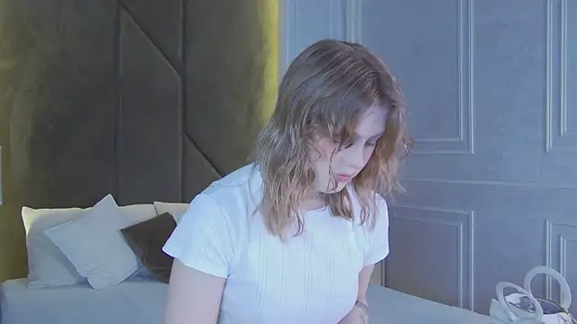Snapshot of CaitlinSugar chatting on May 24, 2026, 4:23 am CaitlinSugar online show from May 24, 2026, 4:23 am