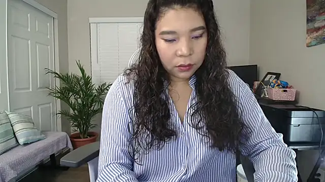 Snapshot of SHEILYN_ chatting on November 11, 2025, 5:24 am SHEILYN online show from November 11, 2025, 5:24 am