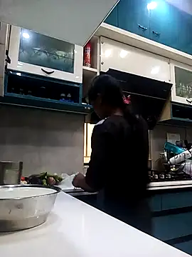 Snapshot of Sneha16 chatting on October 24, 2025, 3:27 am Sneha16 online show from October 24, 2025, 3:27 am