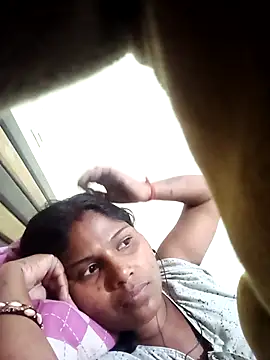 Snapshot of Sneha16 chatting on October 12, 2025, 7:48 pm Sneha16 online show from October 12, 2025, 7:48 pm