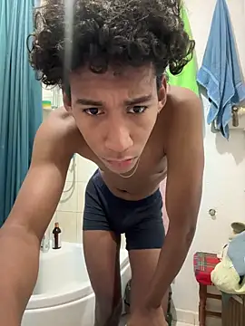 sebas20252 online show from December 19, 2025, 9:06 pm