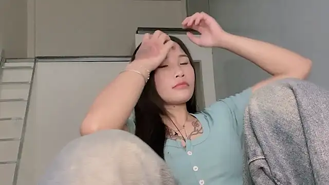 Snapshot of hello_mie chatting on March 31, 2026, 2:46 am hello mie online show from March 31, 2026, 2:46 am