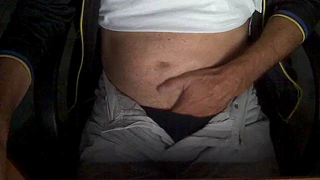 velikifant7 online show from November 11, 2025, 5:24 am