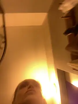   Leyla   online show from September 10, 2025, 6:29 pm