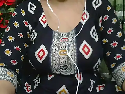 Snapshot of fairy_queen07 chatting on May 21, 2026, 7:00 pm fairy queen07 online show from May 21, 2026, 7:00 pm