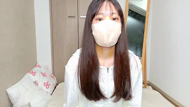 riri  nyan o0 online show from April 14, 2026, 11:04 am