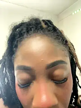 Snapshot of Astergray21 chatting on November 8, 2025, 4:32 pm Astergray21 online show from November 8, 2025, 4:32 pm