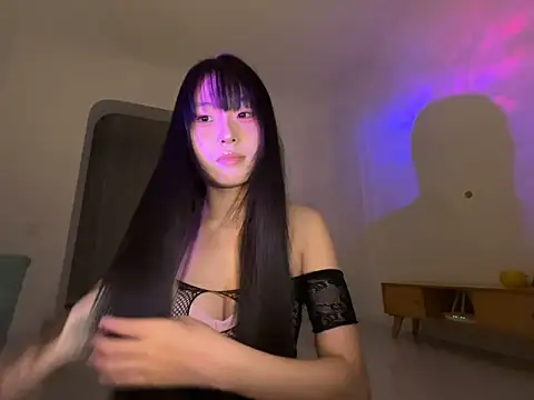 77momomo online show from October 13, 2025, 4:19 pm