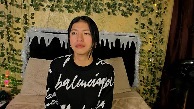 Tiffany Nm online show from December 22, 2025, 2:39 pm