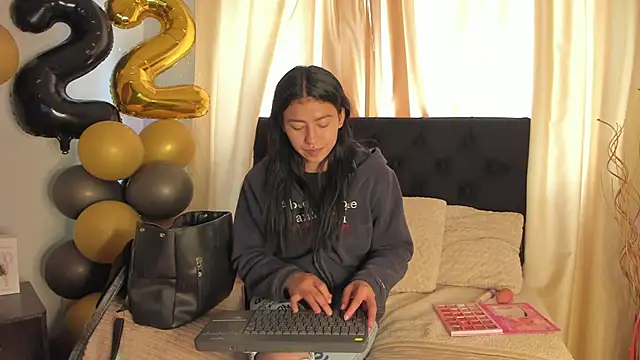 Tiffany Nm online show from October 2, 2025, 2:53 pm