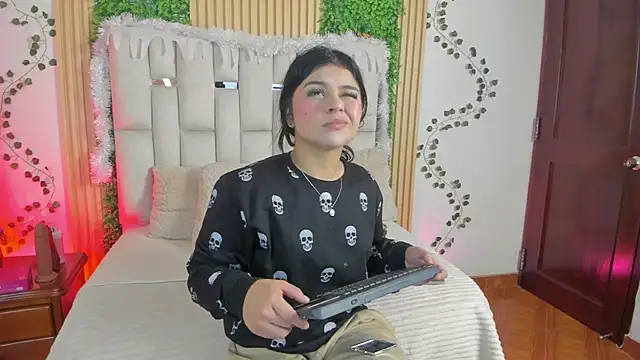 Jade Nmm online show from December 19, 2025, 1:02 pm