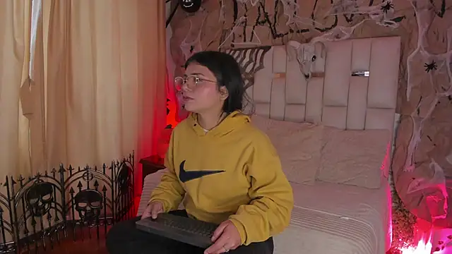 Jade Nmm online show from October 21, 2025, 1:10 pm