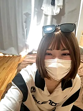 maichan12345 online show from October 18, 2025, 4:58 am