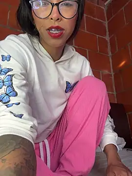 Emma  cumlovee online show from April 20, 2026, 11:57 am