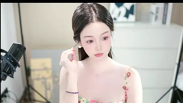 Snapshot of abbyli12 chatting on November 12, 2025, 3:27 pm abbyli12 online show from November 12, 2025, 3:27 pm