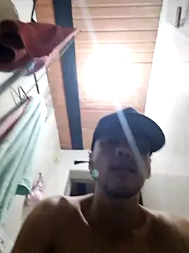 Santi2323xxX online show from March 13, 2026, 4:39 am