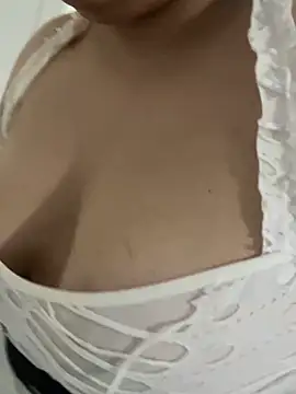 Snapshot of inked_nekoo chatting on October 30, 2025, 8:06 pm inked nekoo online show from October 30, 2025, 8:06 pm