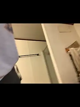 Snapshot of Allinside666 chatting on November 18, 2025, 4:21 pm Allinside666 online show from November 18, 2025, 4:21 pm