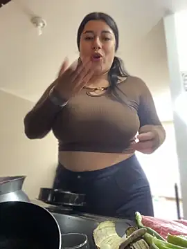 Tokio Sakura online show from November 8, 2025, 6:11 pm