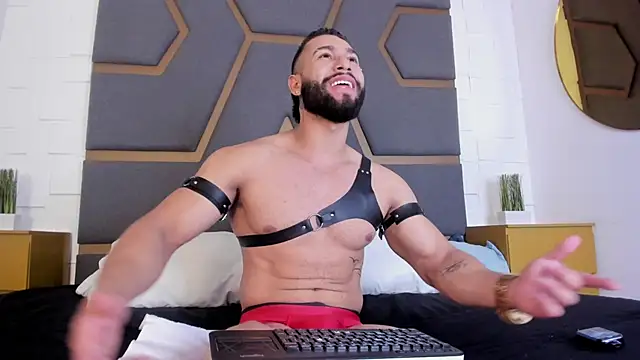 Snapshot of massimofiore_ chatting on October 31, 2025, 3:47 am massimofiore online show from October 31, 2025, 3:47 am