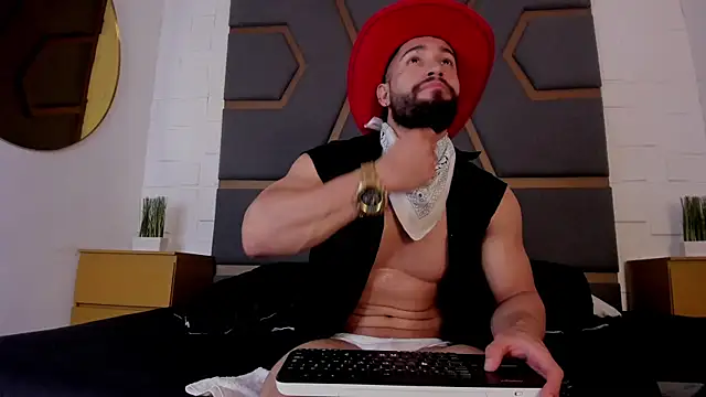 Snapshot of massimofiore_ chatting on November 14, 2025, 3:32 am massimofiore online show from November 14, 2025, 3:32 am