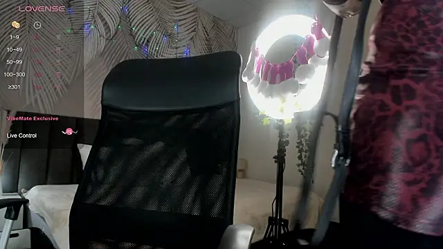 Kira Key online show from March 11, 2026, 8:52 am