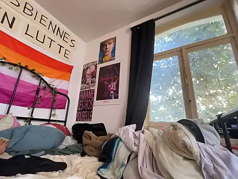 Snapshot of Styxlust chatting on September 28, 2025, 12:12 pm Styxlust online show from September 28, 2025, 12:12 pm