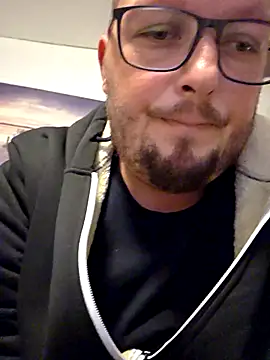 bigdicksklave online show from November 29, 2025, 4:18 pm