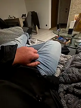 bigdicksklave online show from November 4, 2025, 8:23 pm