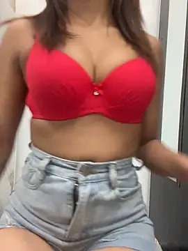 Snapshot of layra_9900 chatting on October 24, 2025, 6:07 pm layra 9900 online show from October 24, 2025, 6:07 pm