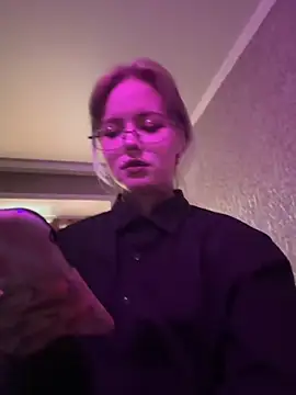 n1ghtcloud online show from September 24, 2025, 10:44 am