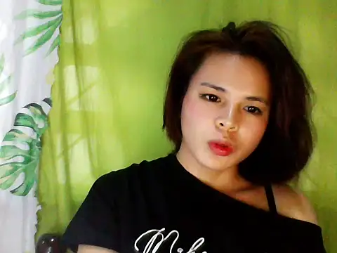 Snapshot of kera_metina chatting on November 18, 2025, 1:43 am kera metina online show from November 18, 2025, 1:43 am