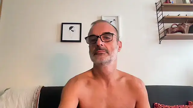 Snapshot of Milkywaymen chatting on October 8, 2025, 3:24 pm Milkywaymen online show from October 8, 2025, 3:24 pm