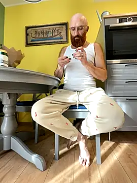 Snapshot of smint06 chatting on October 19, 2025, 12:52 pm smint06 online show from October 19, 2025, 12:52 pm